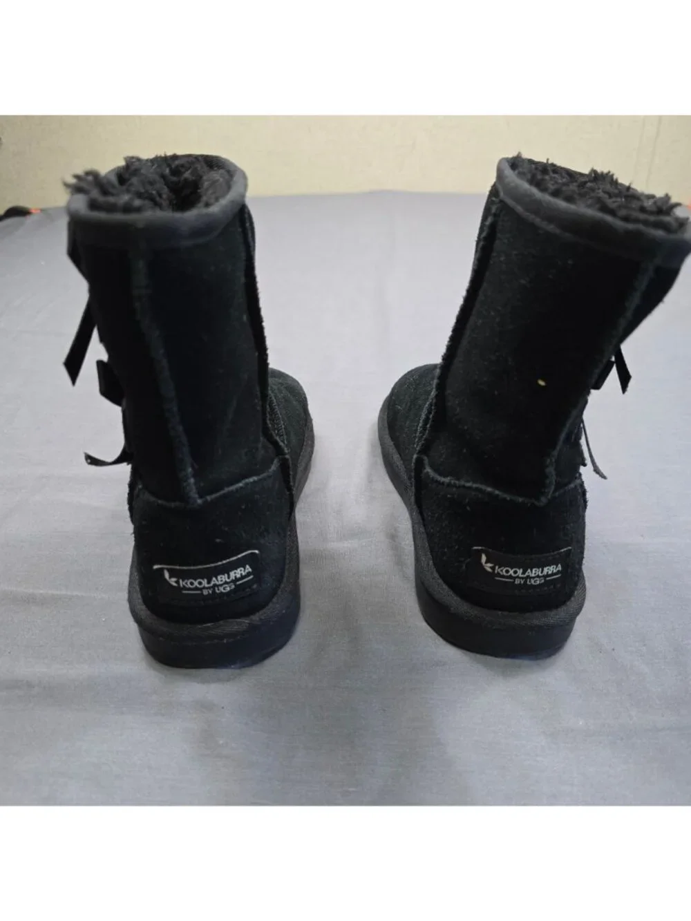 Koolaburra Ugg Girls Boots Size 1 Black Faux Fur Lined Suede Winter Bow Details